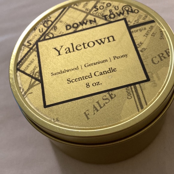 Yaletown Tin Candle / Made in Canada - Picture 3 of 3